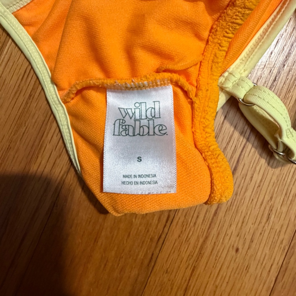 Bathing Suits Top Mix - Picture 2 of 7